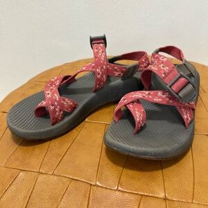 Size 7 Women’s Chacos